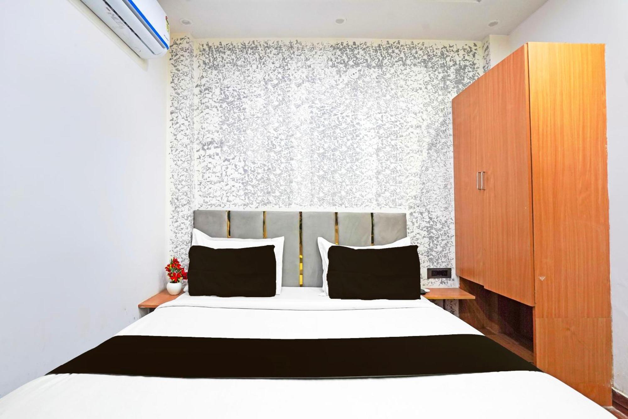 Twamev Residency Hotel New Delhi Bagian luar foto