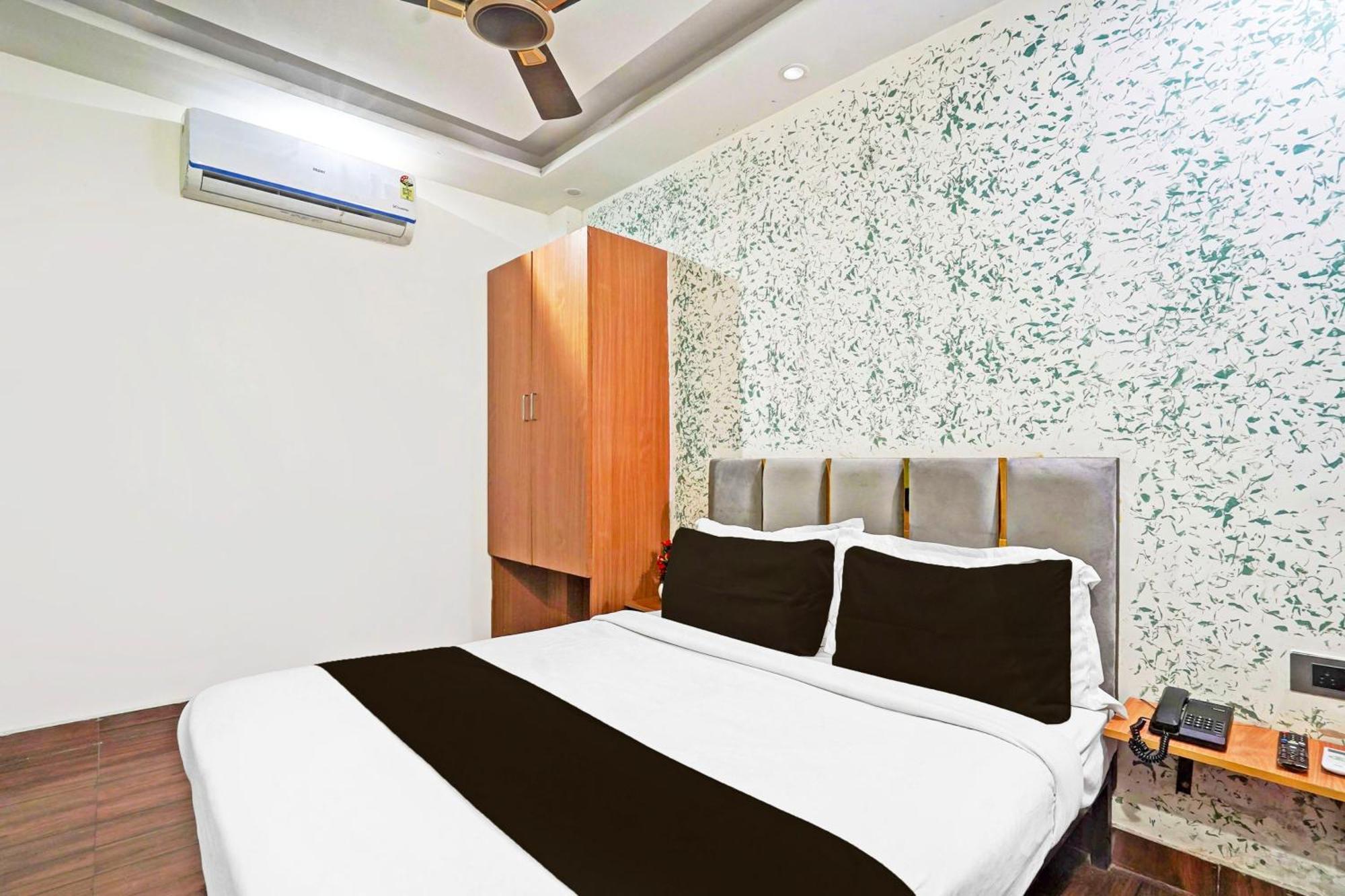 Twamev Residency Hotel New Delhi Bagian luar foto