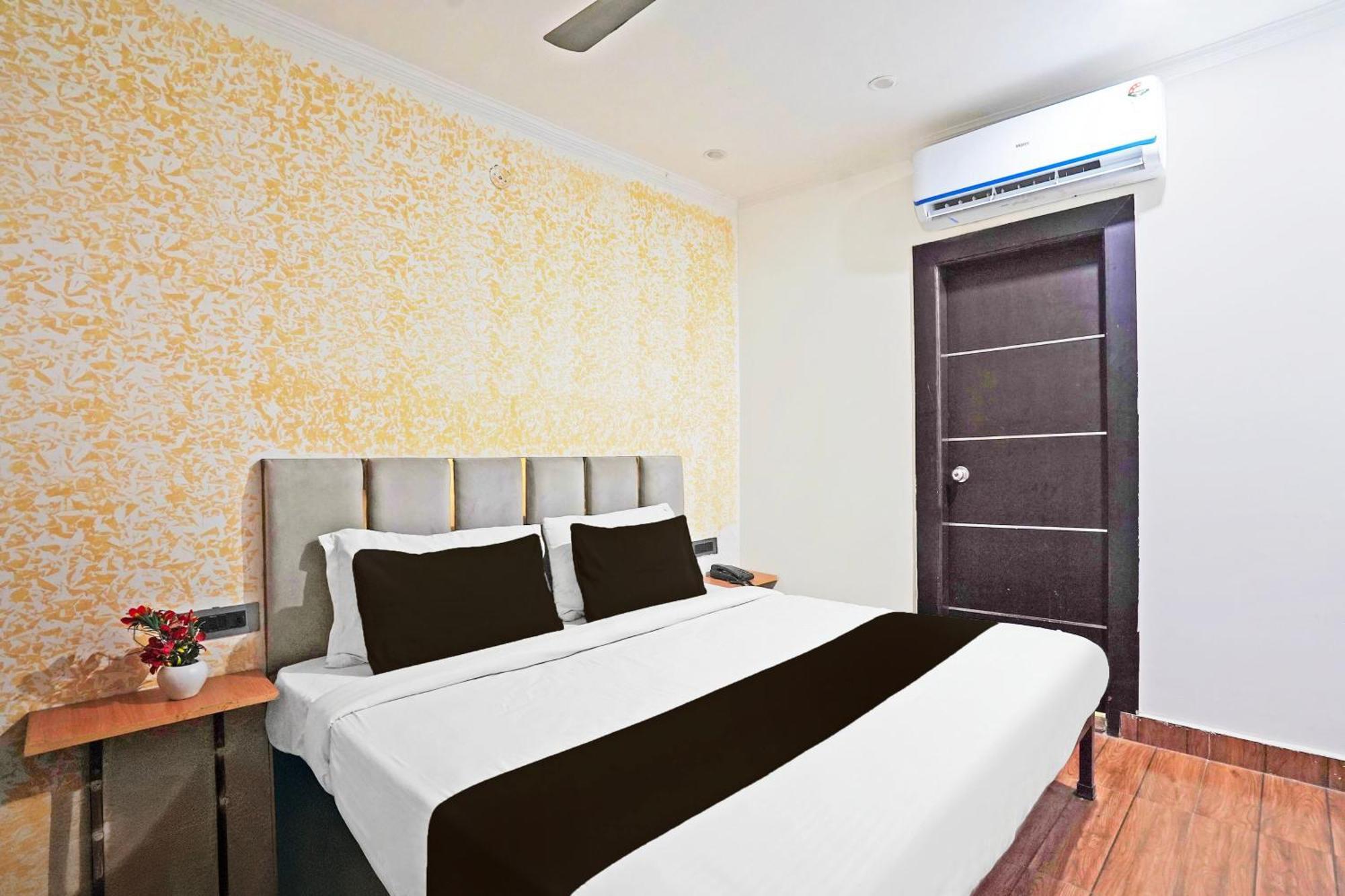 Twamev Residency Hotel New Delhi Bagian luar foto