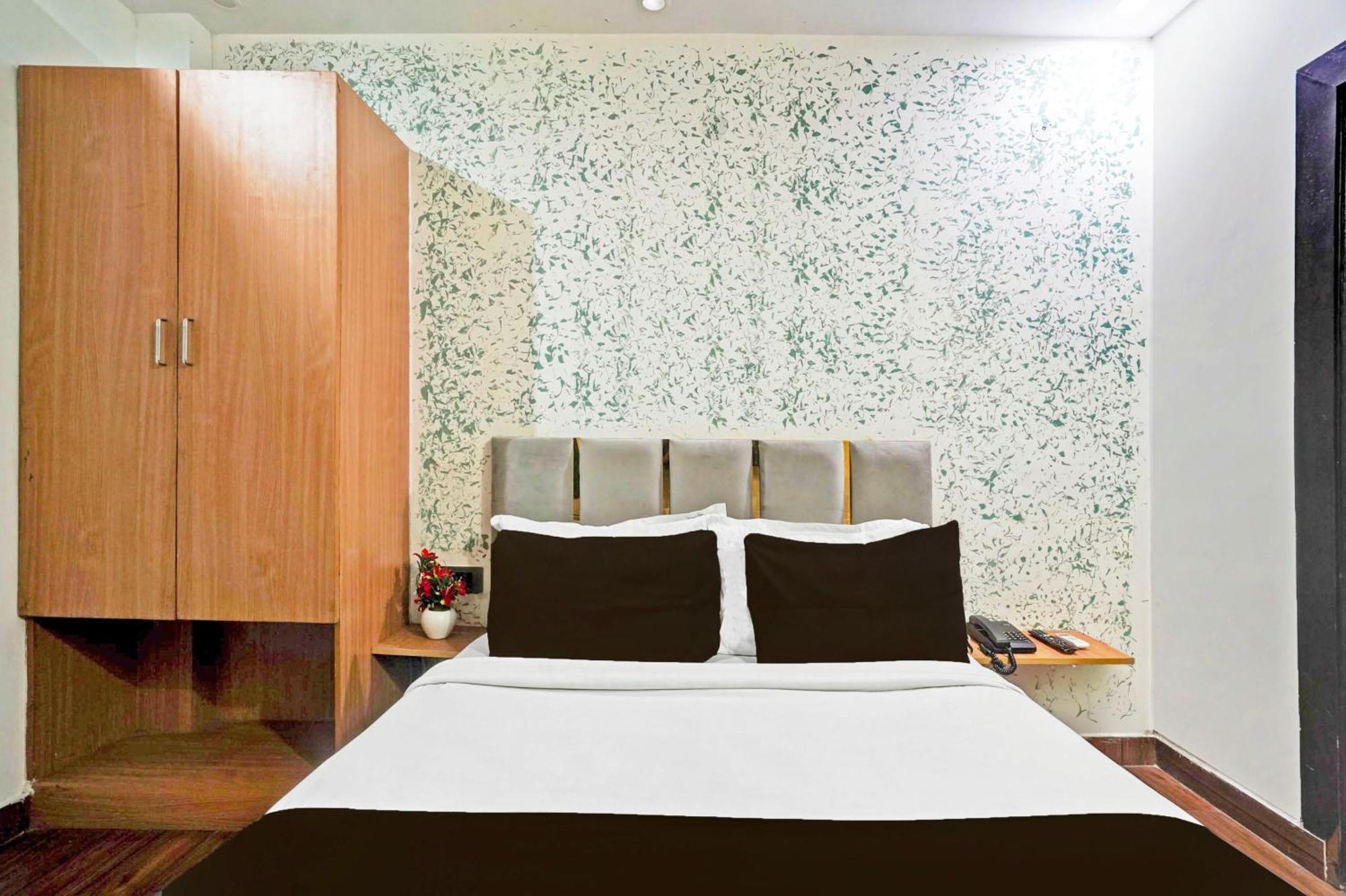 Twamev Residency Hotel New Delhi Bagian luar foto